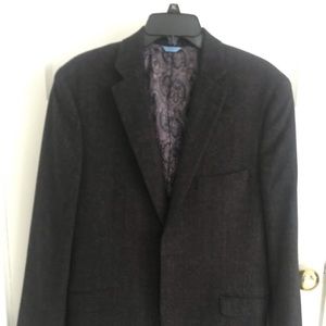 Men’s dark purple sports coat. Size 40.